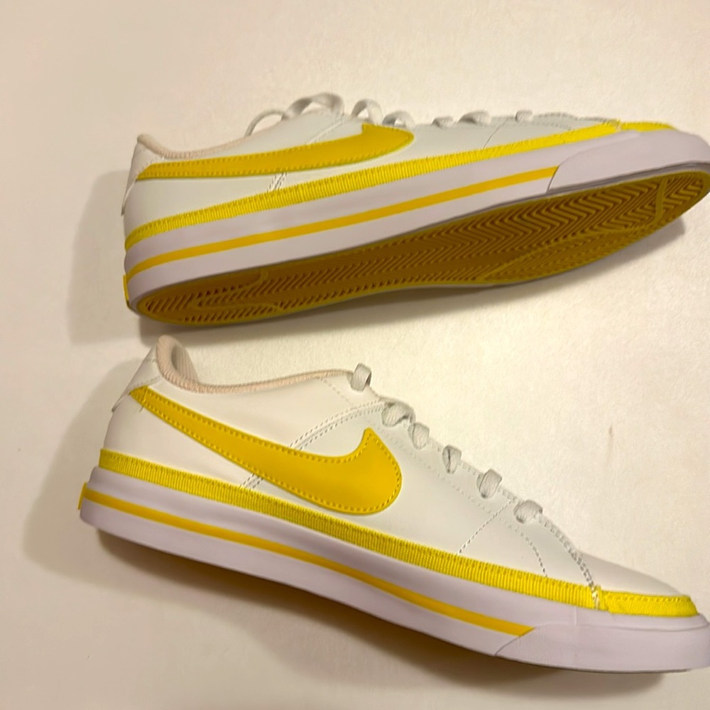 Nike Women's White and Yellow Sneakers